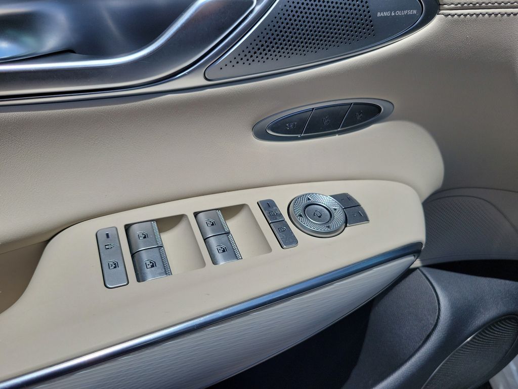 2026 GENESIS GV70 Advanced - Photo 19