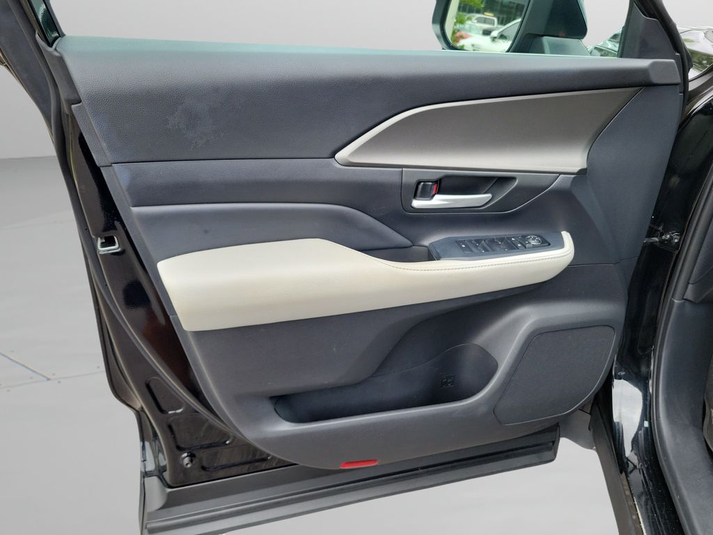 2024 Toyota Grand Highlander XLE - Photo 17