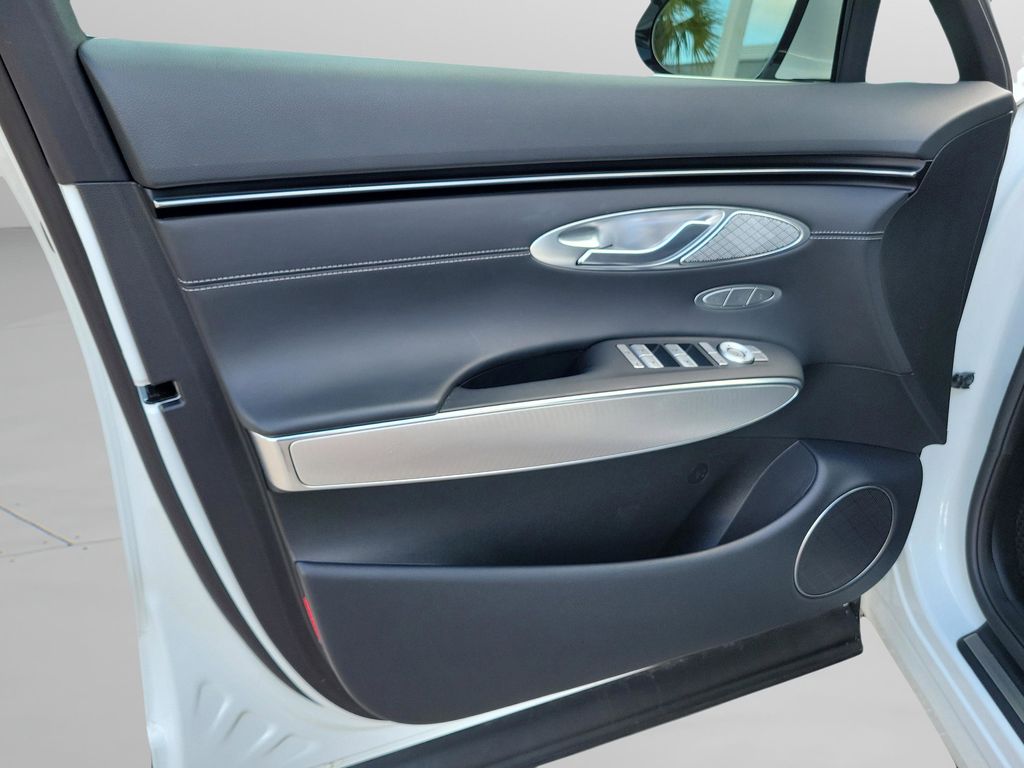 2025 GENESIS GV70 Standard - Photo 21