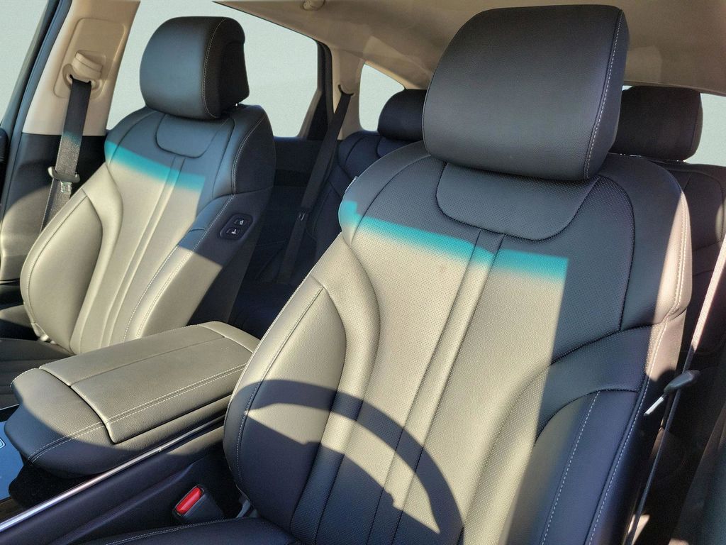 2025 GENESIS GV80 Standard - Photo 27