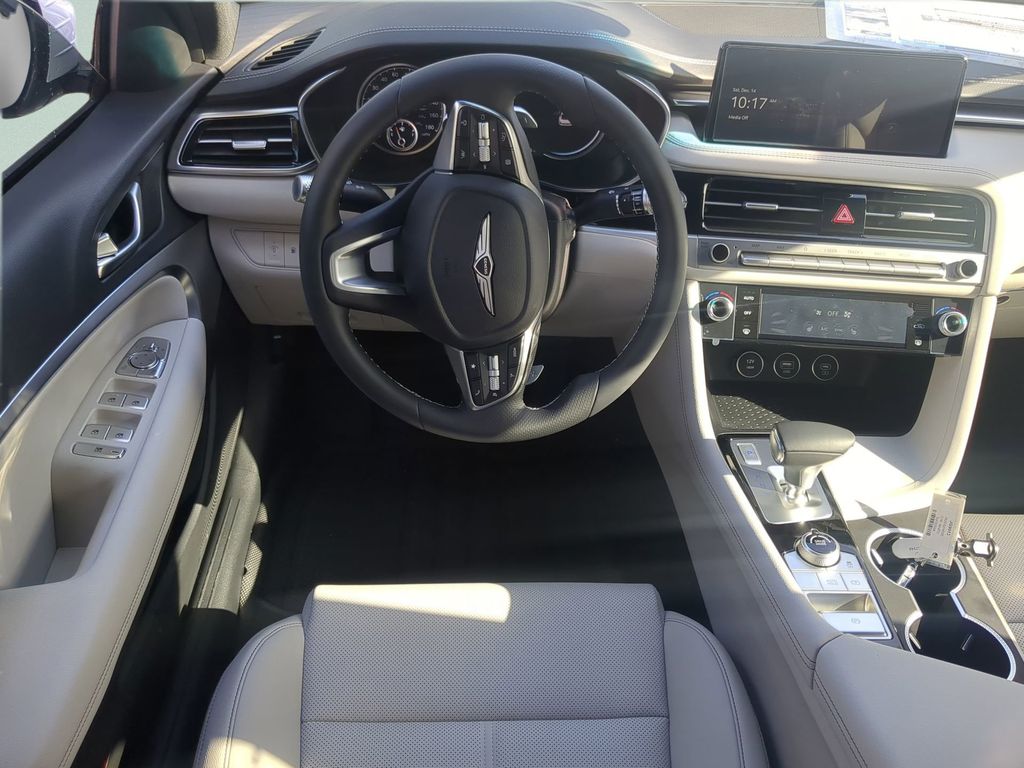 2025 GENESIS G70 Standard - Photo 14