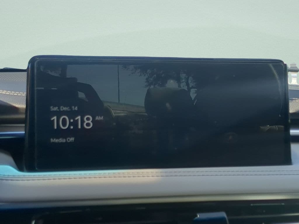 2025 GENESIS G70 Standard - Photo 18