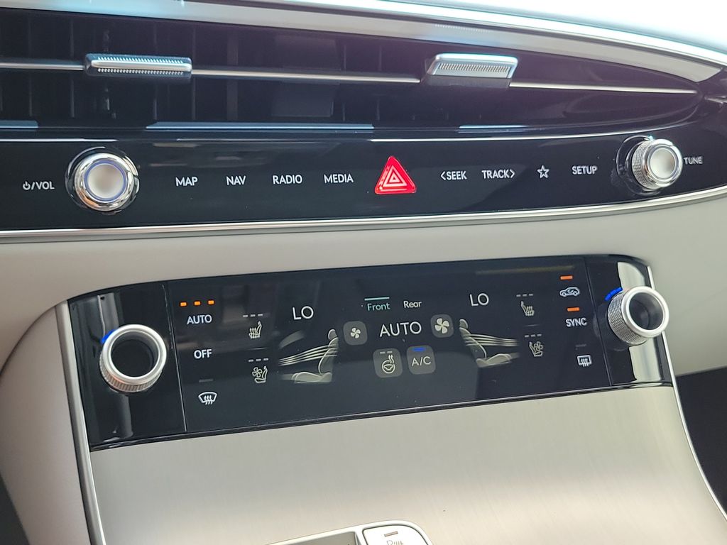 2026 GENESIS GV70 Advanced - Photo 29