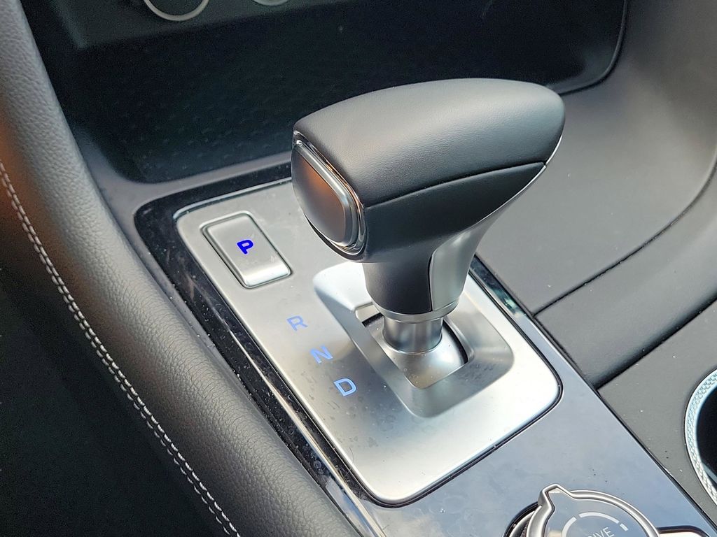 2026 GENESIS G70 Standard - Photo 24