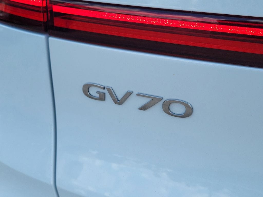 2025 GENESIS GV70 Standard - Photo 9