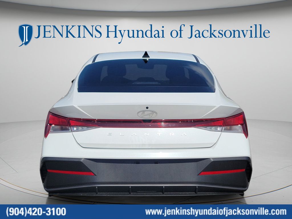 2024 Hyundai Elantra SEL - Photo 8