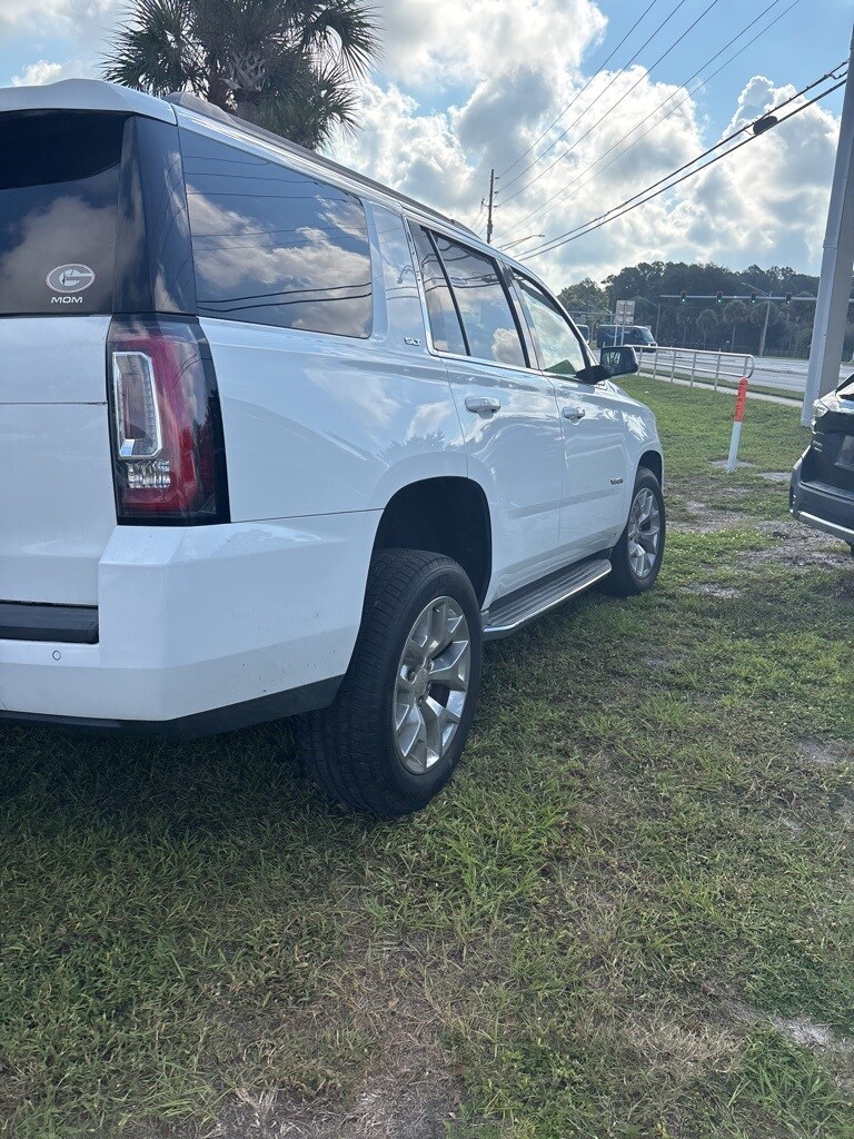 2017 Gmc Yukon SLT photo 4