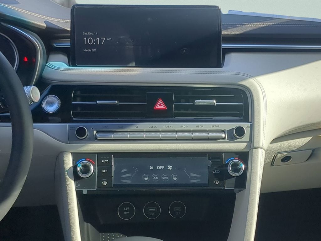 2025 GENESIS G70 Standard - Photo 27