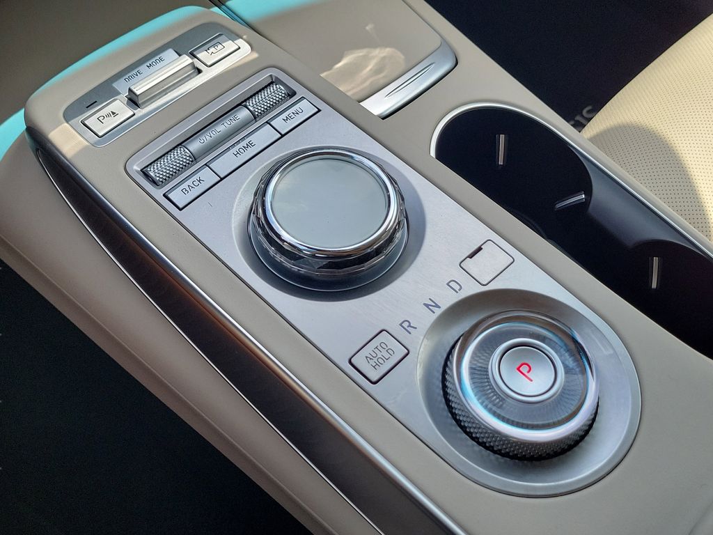 2023 GENESIS GV70 Standard - Photo 17