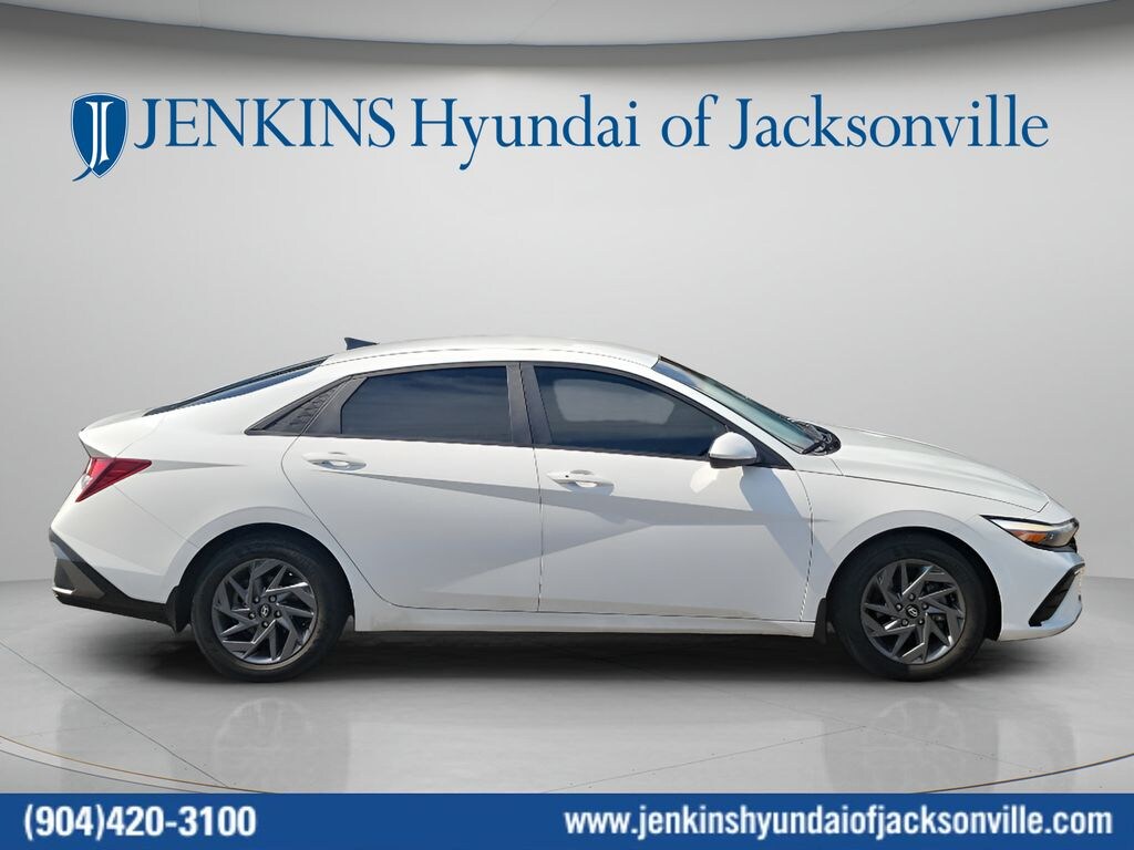 Used 2024 Hyundai Elantra Sedan