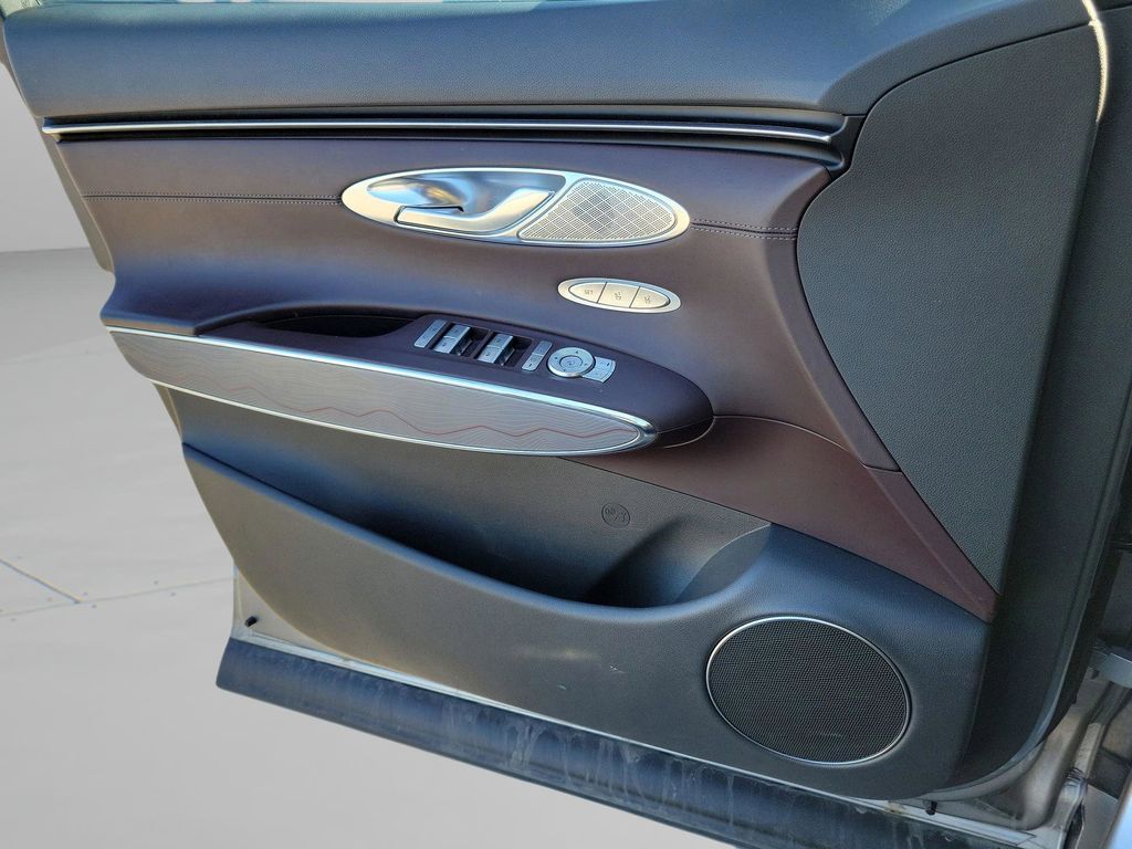2024 GENESIS GV70 Standard - Photo 26