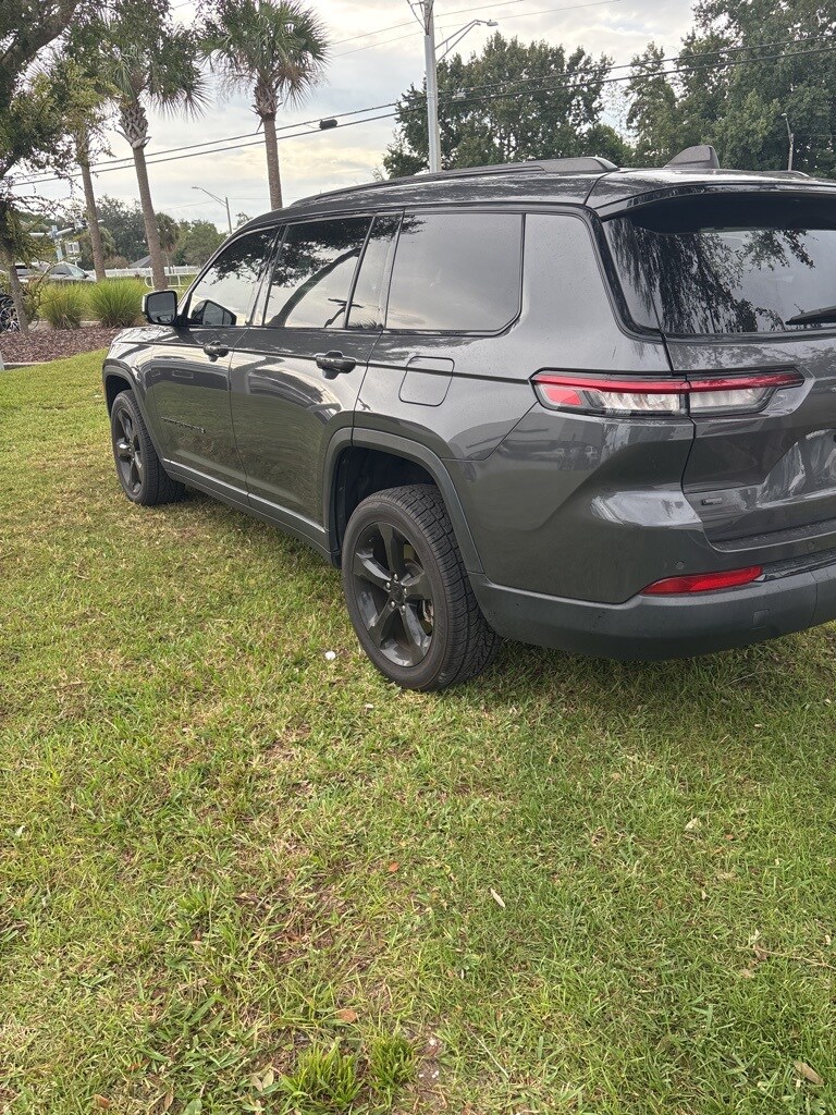 2022 Jeep Grand Cherokee Altitude photo 3