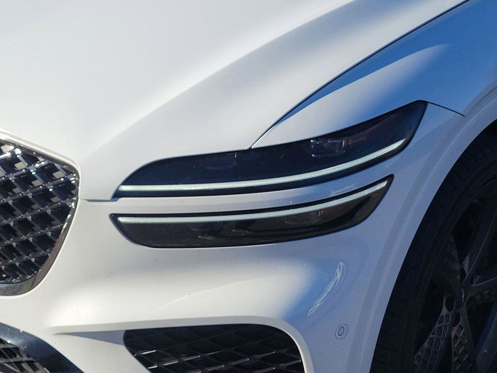 2025 GENESIS GV70 Standard - Photo 15