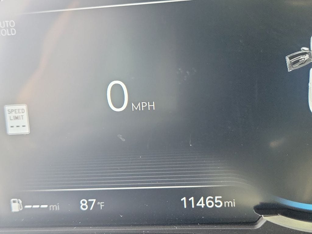 2025 GENESIS G70 Standard - Photo 31