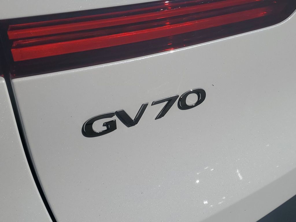 2024 GENESIS GV70 Standard - Photo 9