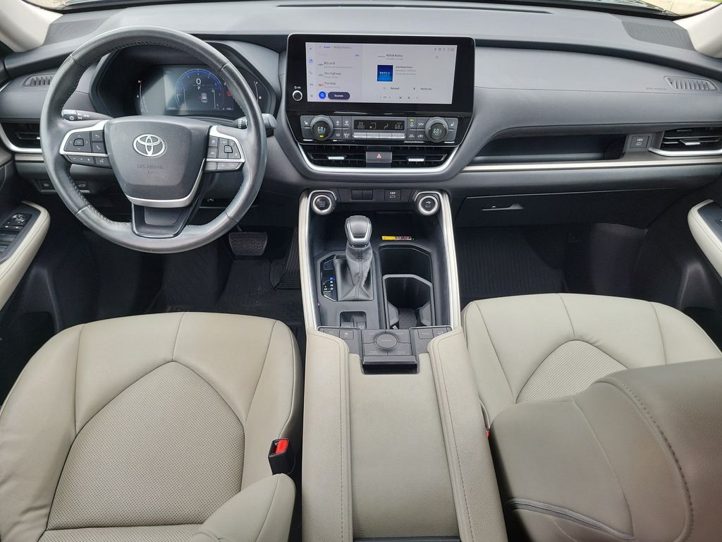 2024 Toyota Grand Highlander XLE - Photo 12