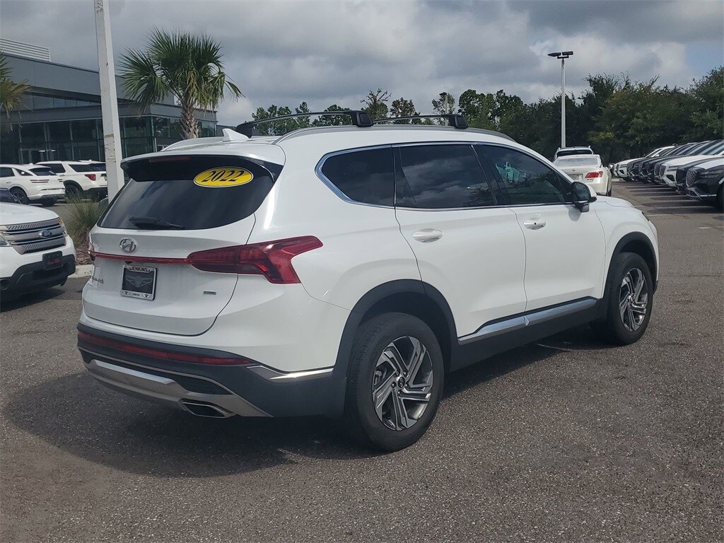2022 Hyundai Santa Fe SEL photo 2