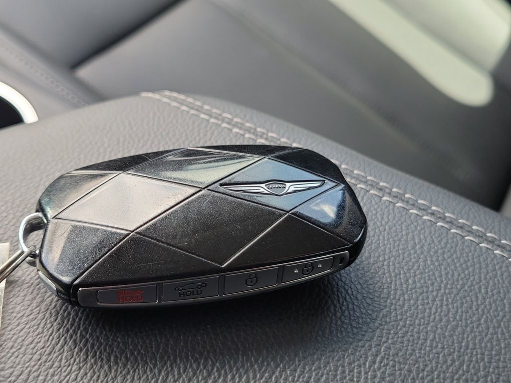 2026 GENESIS G70 Standard - Photo 9
