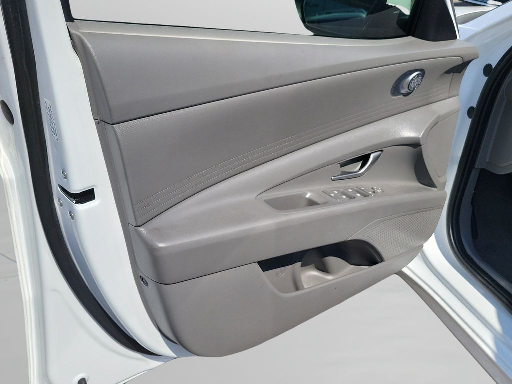2024 Hyundai Elantra SEL - Photo 20