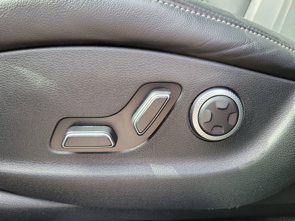 2025 GENESIS GV80 Advanced - Photo 11