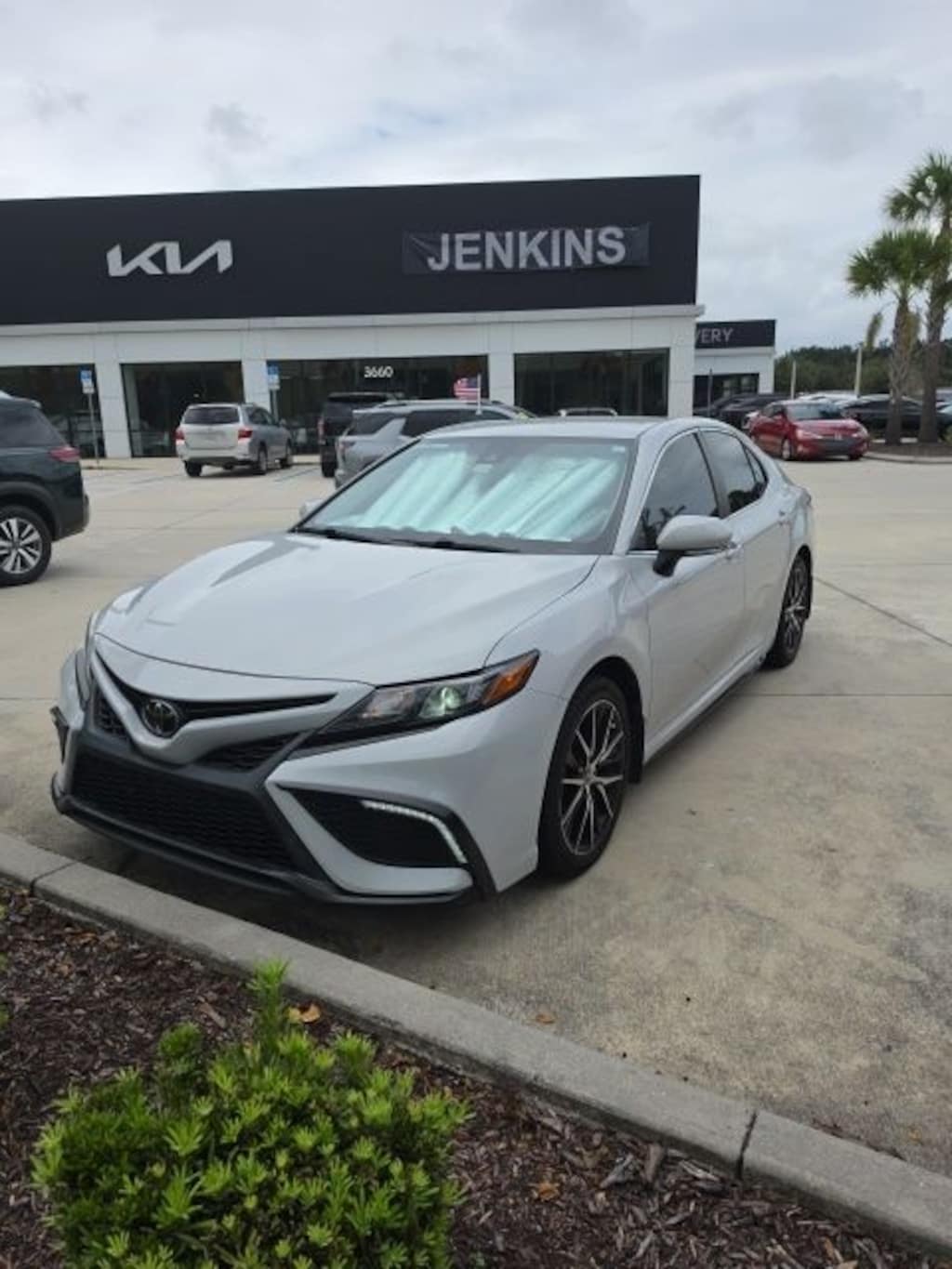 Used 2023 Toyota Camry SE Sedan