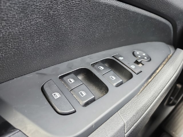 2024 Kia Sportage LX - Photo 22