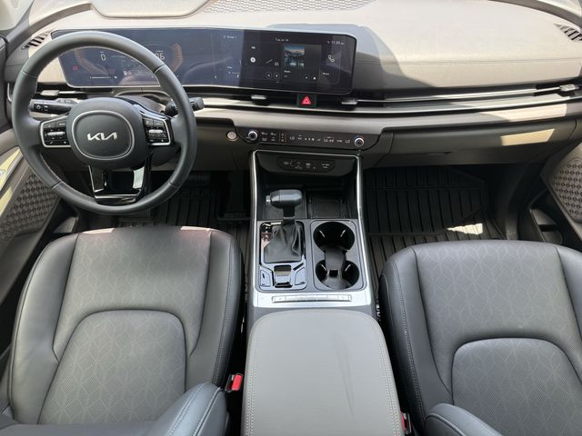 2025 Kia Carnival EX - Photo 18