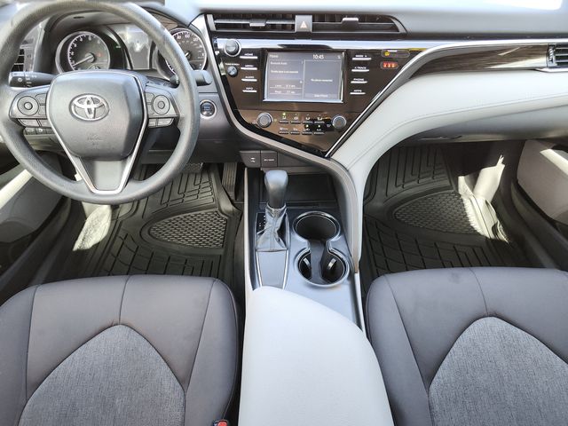 2018 Toyota Camry LE - Photo 19
