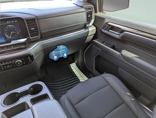 2024 Chevrolet Silverado 1500 LT - Photo 19