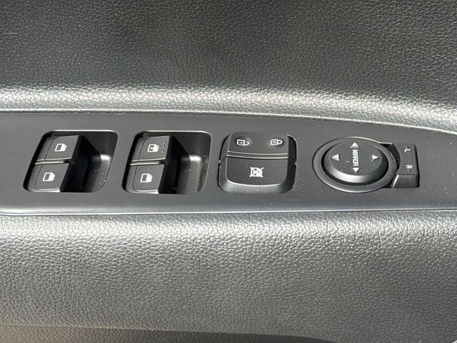 2023 Kia Rio S - Photo 24