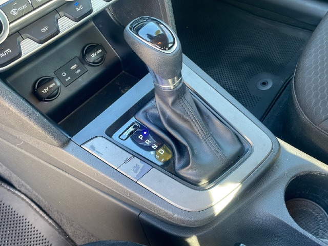 2020 Hyundai Elantra SE - Photo 23