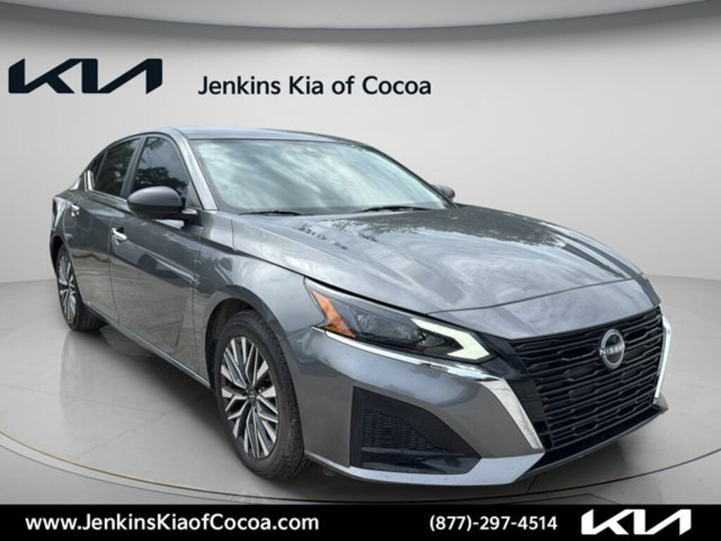 Used 2025 Nissan Altima SV Sedan