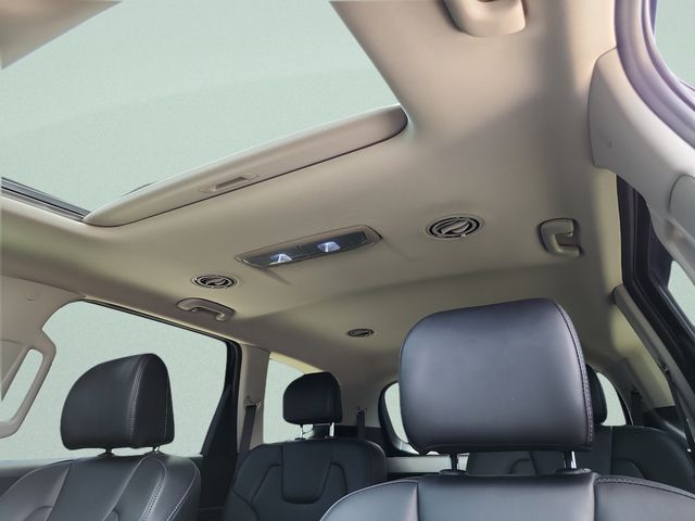 2025 Kia Telluride S - Photo 28
