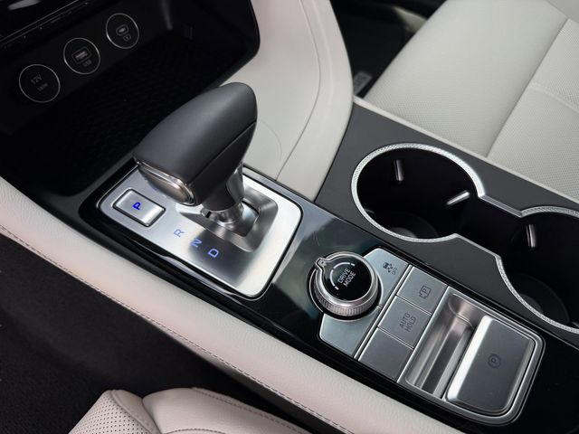 2025 GENESIS G70 Standard - Photo 27