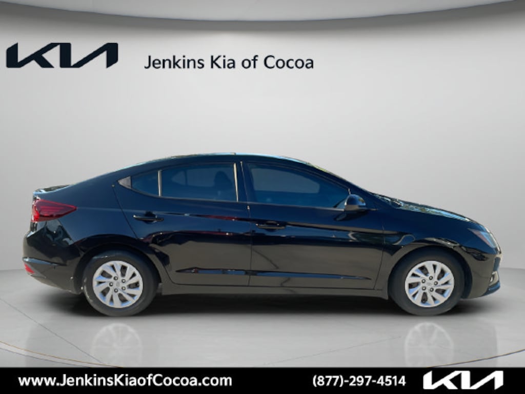 Used 2020 Hyundai Elantra SE Sedan