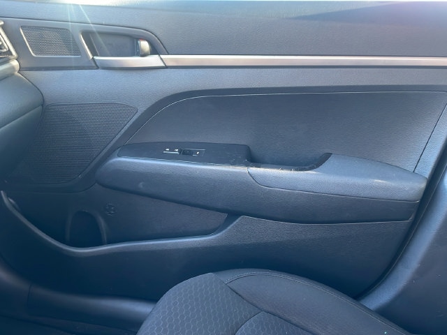 2020 Hyundai Elantra SE - Photo 31