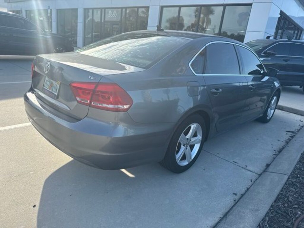 Used 2014 Volkswagen Passat 1.8T Sedan