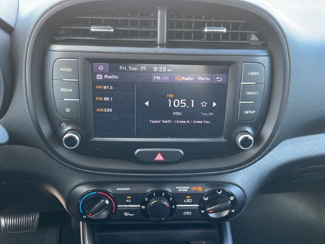 2022 Kia Soul LX - Photo 21