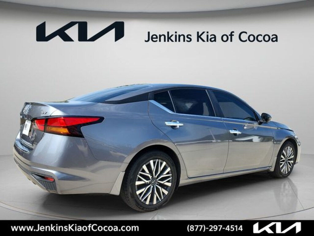 Used 2023 Nissan Altima 2.5 SV Sedan