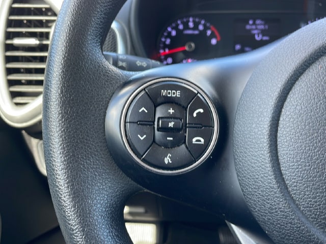 2022 Kia Soul LX - Photo 19