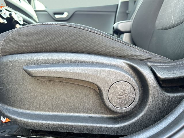2023 Kia Rio S - Photo 25