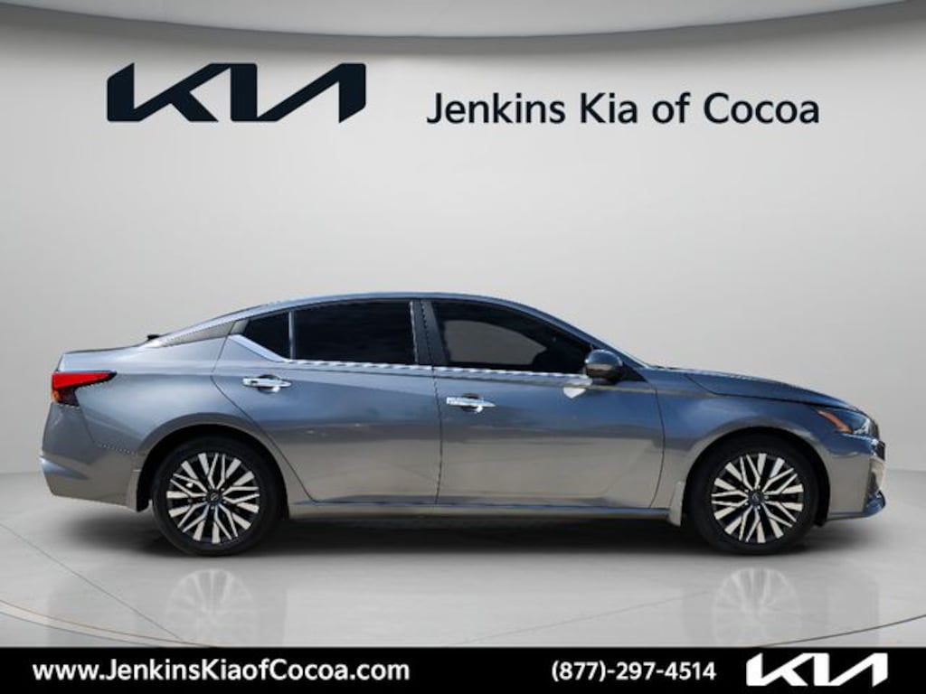 Used 2023 Nissan Altima 2.5 SV Sedan