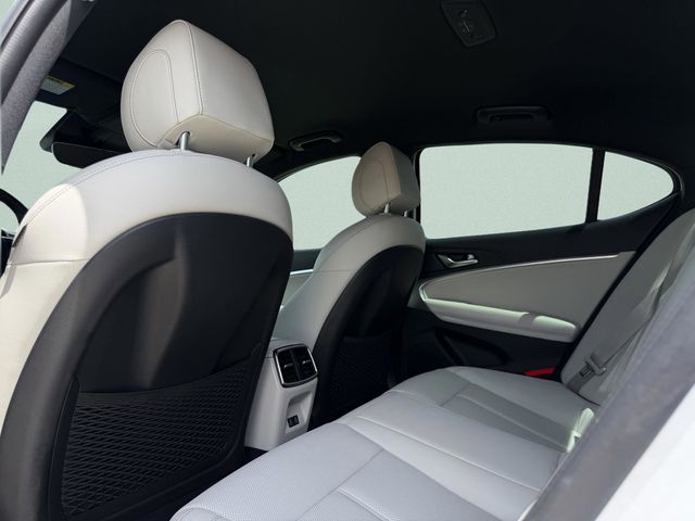 2025 GENESIS G70 Standard - Photo 20