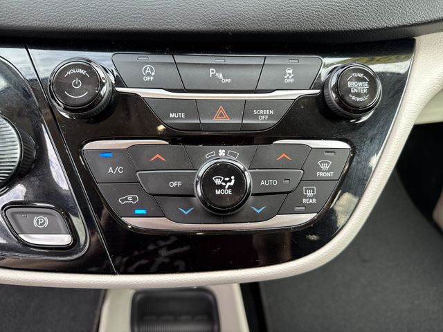 2020 Chrysler Pacifica Touring L - Photo 29