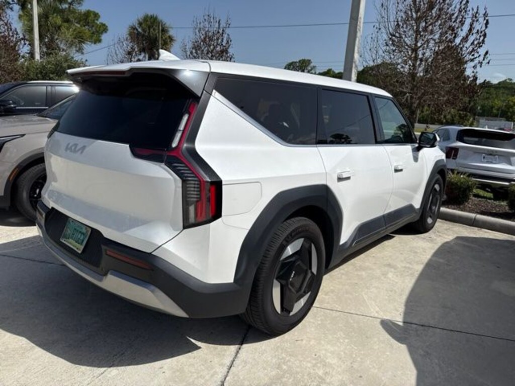 Certified 2024 Kia EV9 Light Long Range SUV