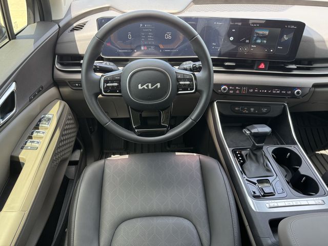 2025 Kia Carnival EX - Photo 19