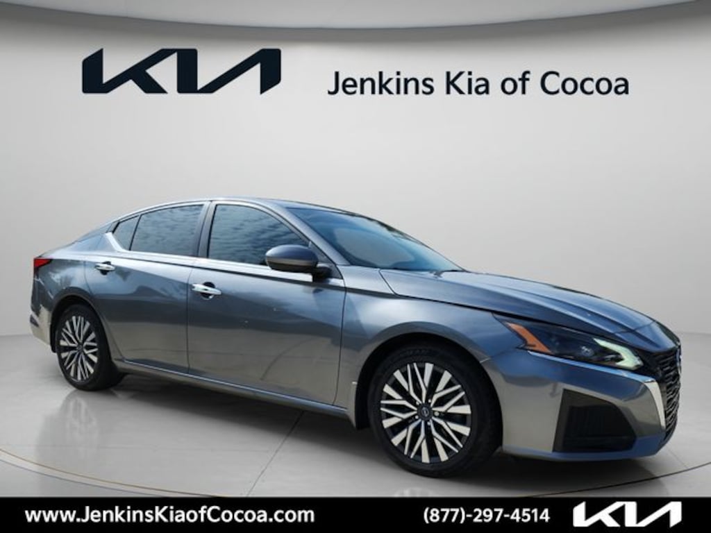 Used 2023 Nissan Altima 2.5 SV Sedan