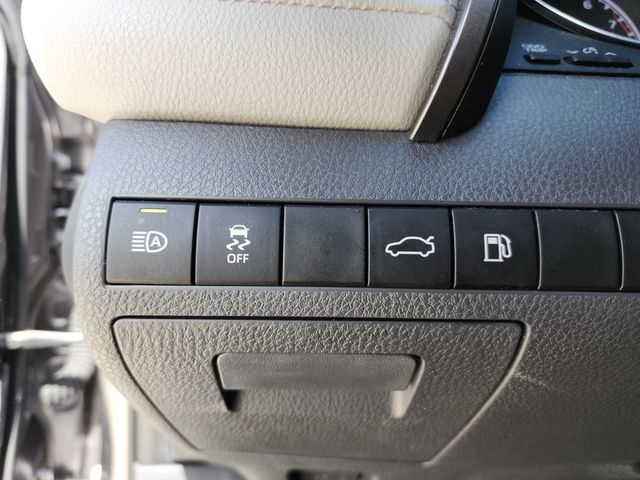 2018 Toyota Camry LE - Photo 29