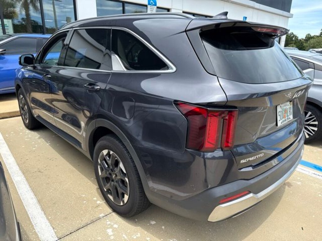 Certified 2025 Kia Sorento S SUV