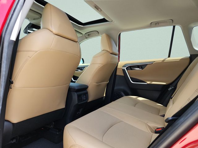 2019 Toyota RAV4 Limited - Photo 16